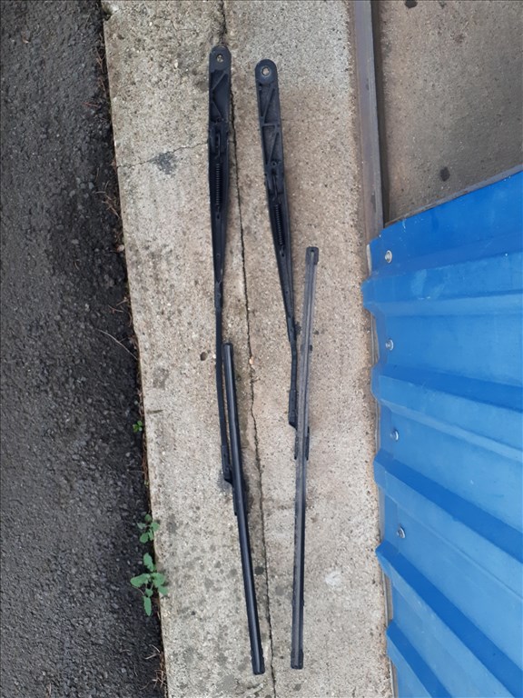 Volkswagen Passat B6 Első ablaktörlő kar  balkormányos 3c1955409c 3c1955410c 2. kép