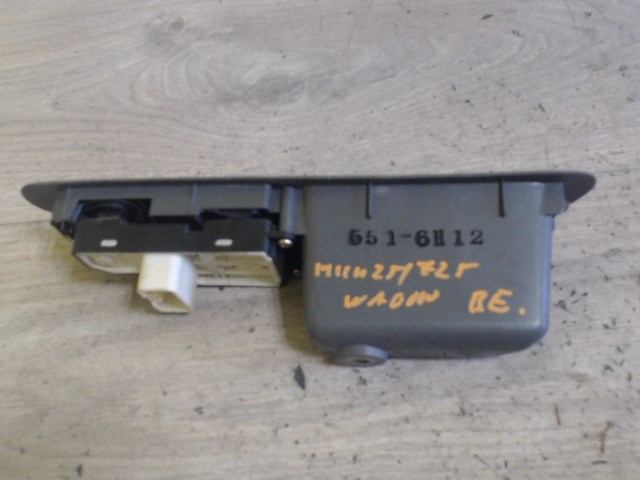 SUZUKI WagonR+ Bal első ablakemelő kapcsoló 1. kép