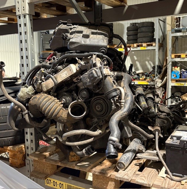 BMW 318d N47D20C komplett motor 2. kép