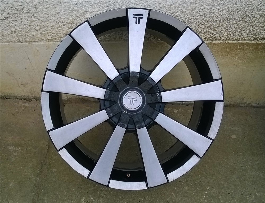  4x100 lyukosztású 8JJ 18" újszerű Technomagnesio alufelni 2. kép
