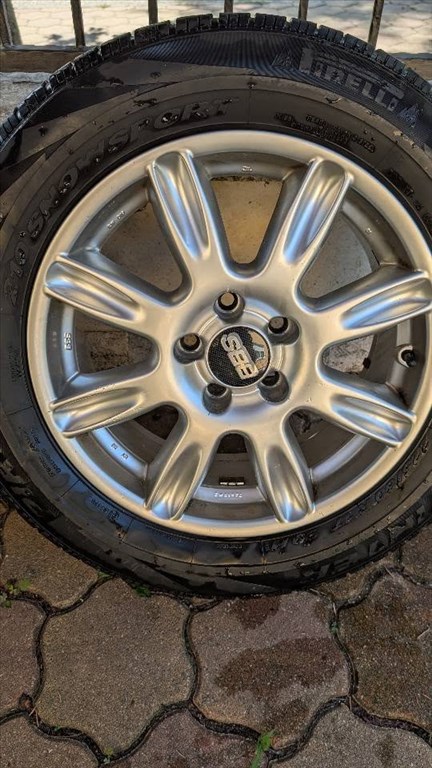  5x114.3 I 225/60R17" BBS alufelni, rajta eldobós Pirelli téli gumi 1. kép