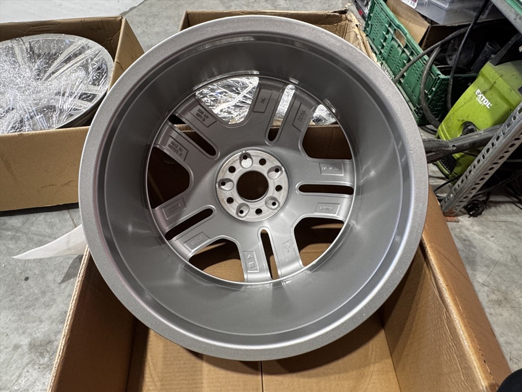 R20 Original Mercedes 8.5J ET60 - A2514014102  / A251 401 4102 1db alufelni felni 7. kép