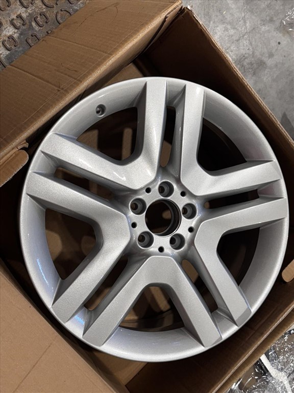 R20 Original Mercedes 8.5J ET60 - A2514014102  / A251 401 4102 1db alufelni felni 8. kép