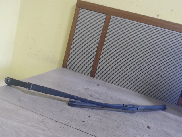 SUZUKI SWIFT 96-05 Ablaktörlő kar bal első 1. kép