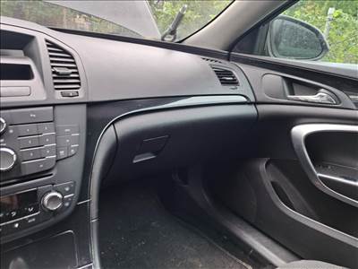 Opel Insignia A Sports Tourer 2.0 CDTI kesztyűtartó 