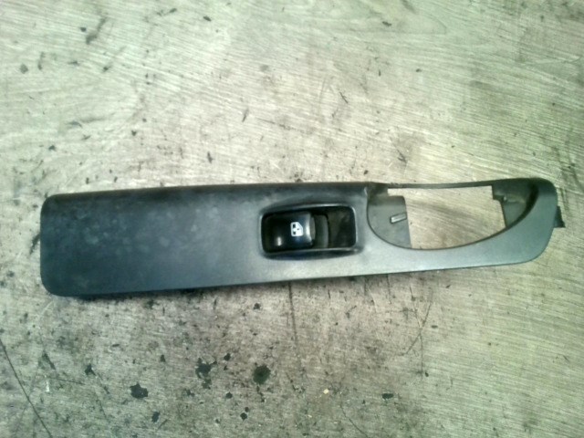 CHEVROLET Tacuma 02-08 Jobb hátsó ablakemelő kapcsoló 1. kép