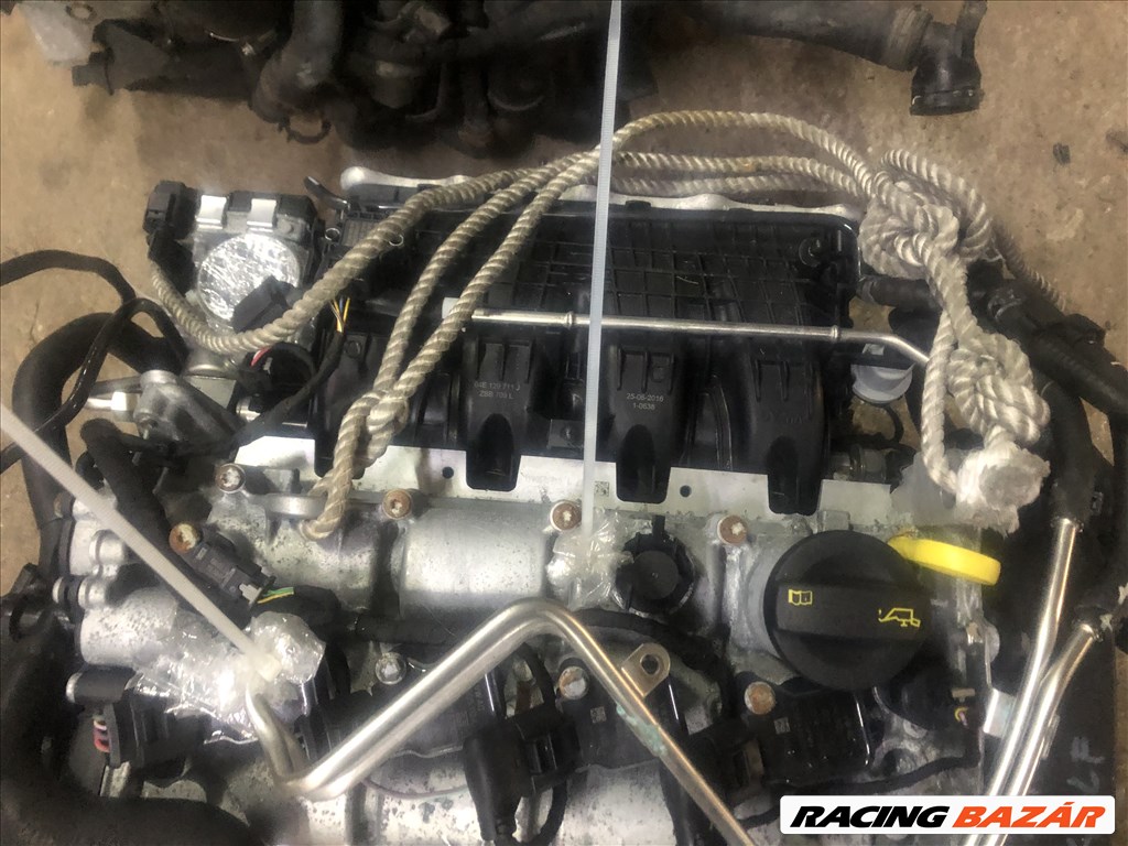 Volkswagen Golf VII 1.2 TSI BMT motor CYV-kódu 3. kép