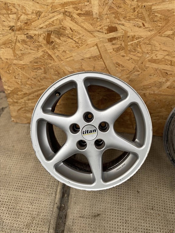  5x112 lyukosztású 7JJ 15" használt Titan alufelni 7. kép