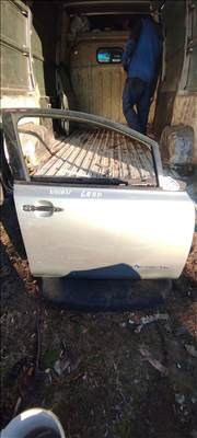 Nissan Leaf II Jobb első ajtó 