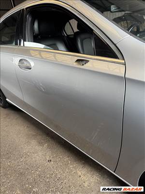 Mercedes A-osztály W177 jobb első ajtó 