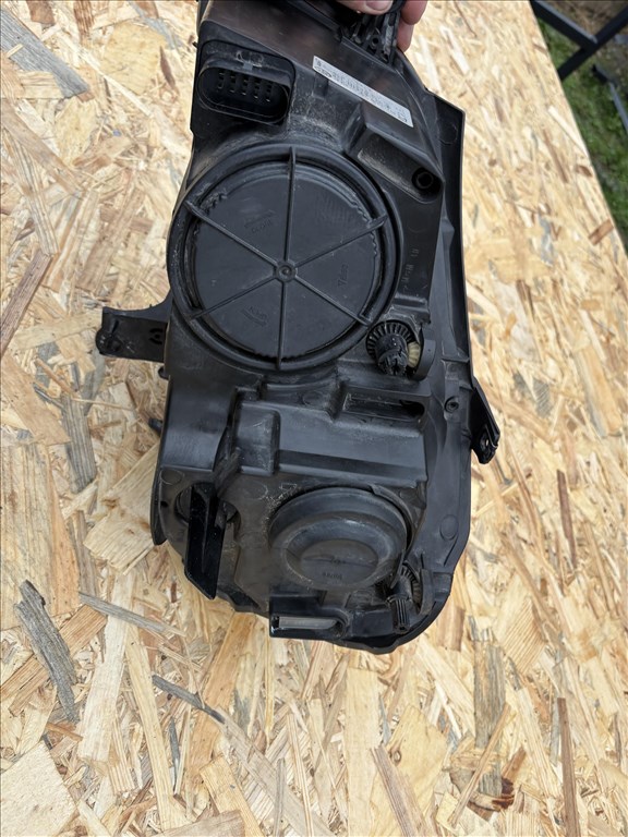 Volkswagen Polo IV Jobb első fényszóró  4. kép