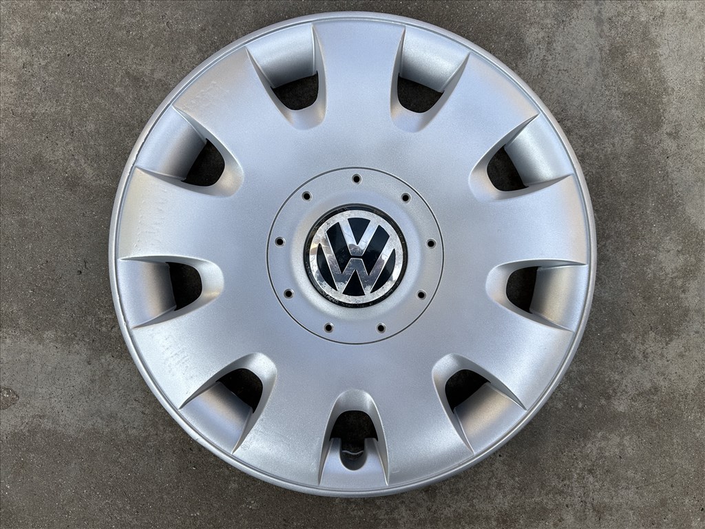 1db Volkswagen 15-ös gyári disztárcsa eladó! 1. kép