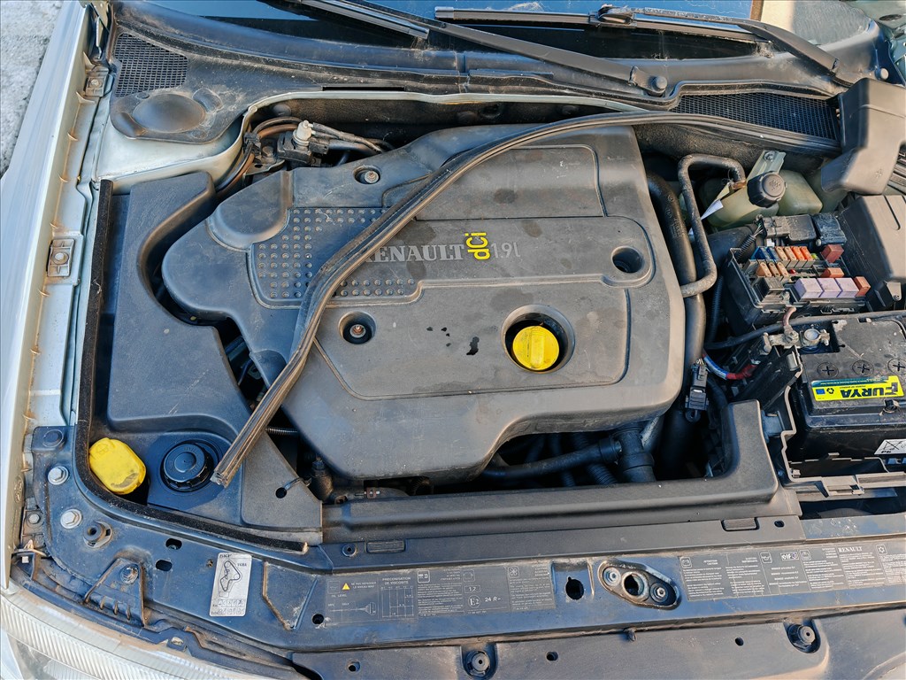 Renault Laguna II bontott alkatrészei 6. kép