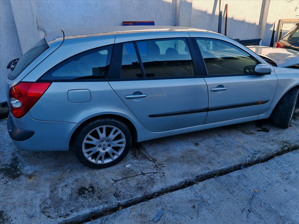 Renault Laguna II bontott alkatrészei 7. kép