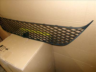 MITSUBISHI OUTLANDER első lökhárító rács 2007-2010 6402A037