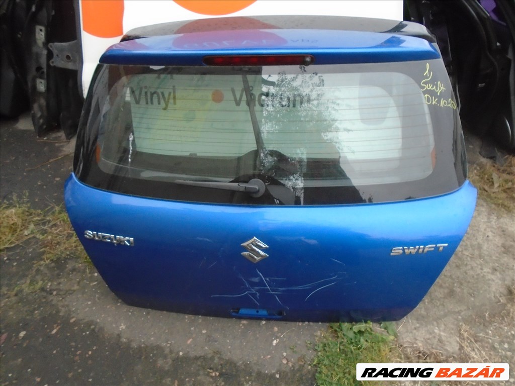 Suzuki Swift IV csomagtérajtó csomagtér ajtó 2. kép