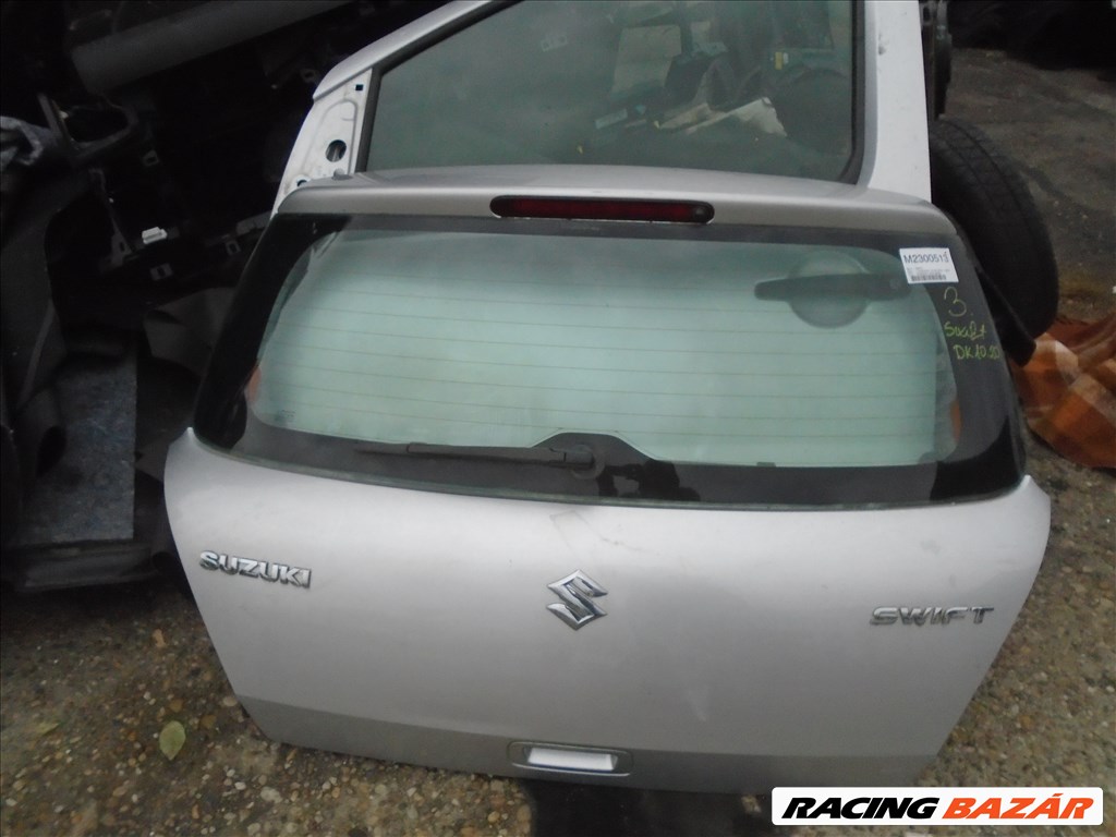 Suzuki Swift IV csomagtérajtó csomagtér ajtó 1. kép