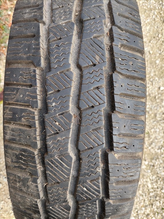  225/7516"c újszerű Michelin téli gumi gumi 1. kép