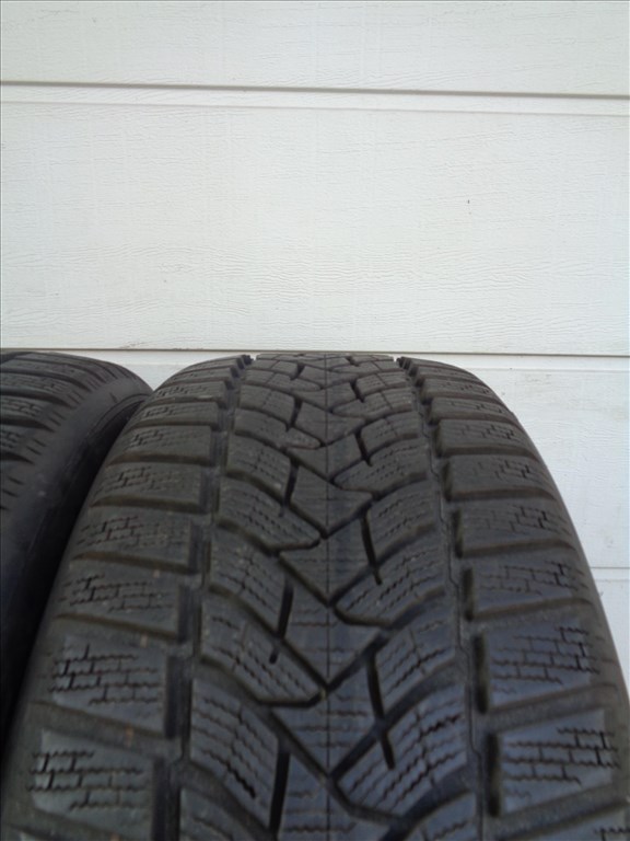 Dunlop 225/45R17 téli gumi pár, 8mm-es mintával eladó. 3. kép