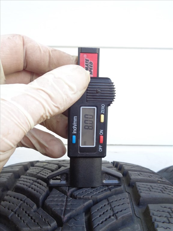 Dunlop 225/45R17 téli gumi pár, 8mm-es mintával eladó. 4. kép