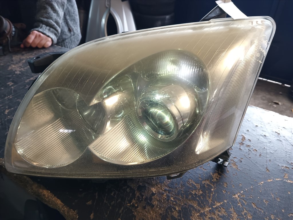 Toyota Avensis T25 Kombi Bal első xenon fényszóró  koito0544 1. kép