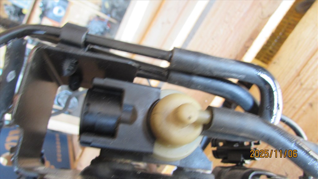 Audi A4 (B8 - 8K) 2.0 TDI quattro turbónyomás szabályzó  8k0906627 2. kép