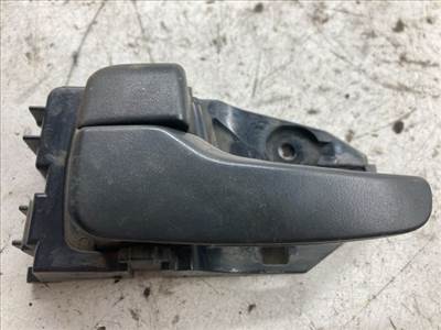 MITSUBISHI LANCER VII Bal első Belső Kilincs