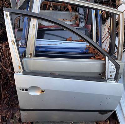 Ford Fiesta Mk5 jobb első ajtó ezüst