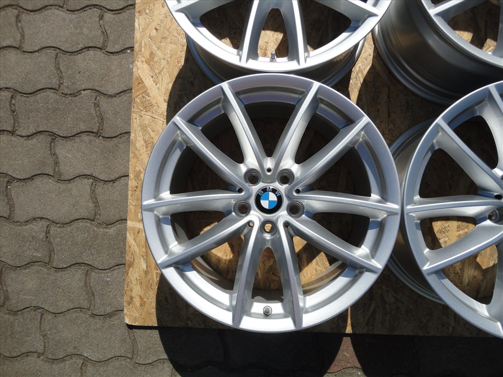 Új" 18-as gyári 5 x 112-es BMW szenzoros alufelni eladó 3. kép