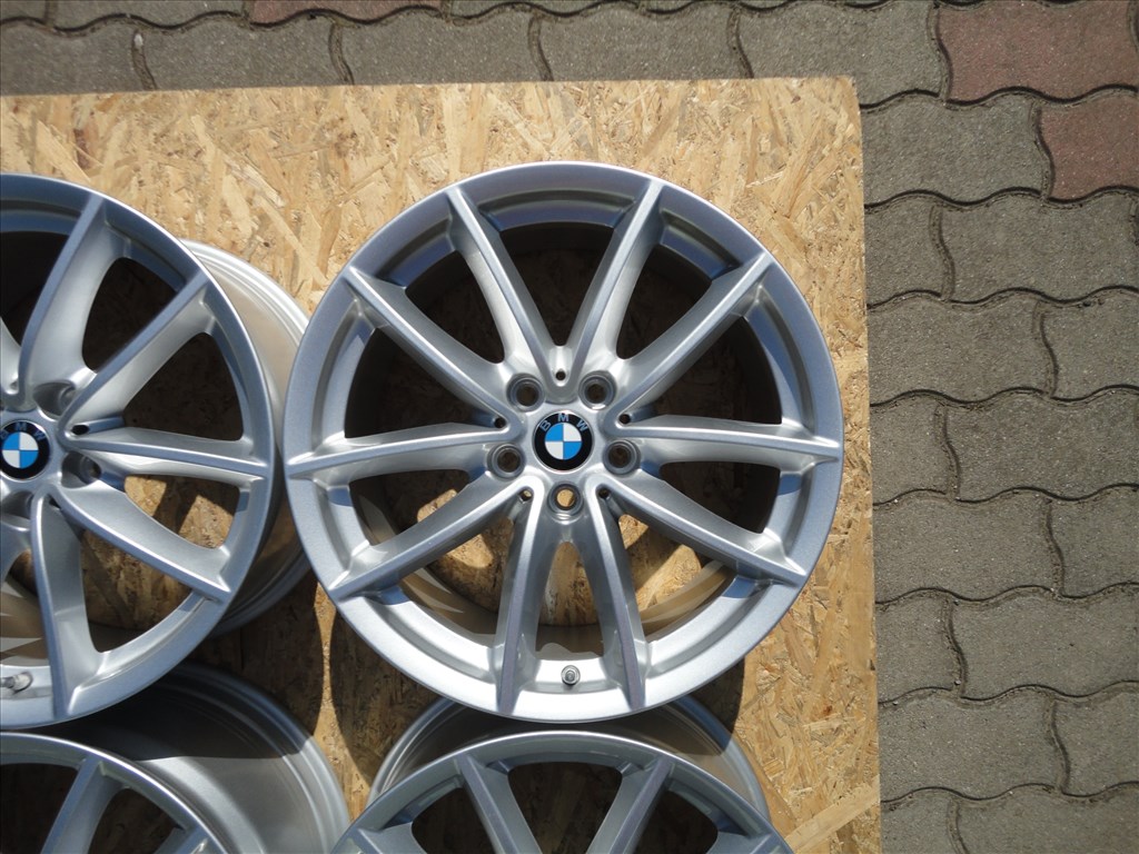 Új" 18-as gyári 5 x 112-es BMW szenzoros alufelni eladó 4. kép