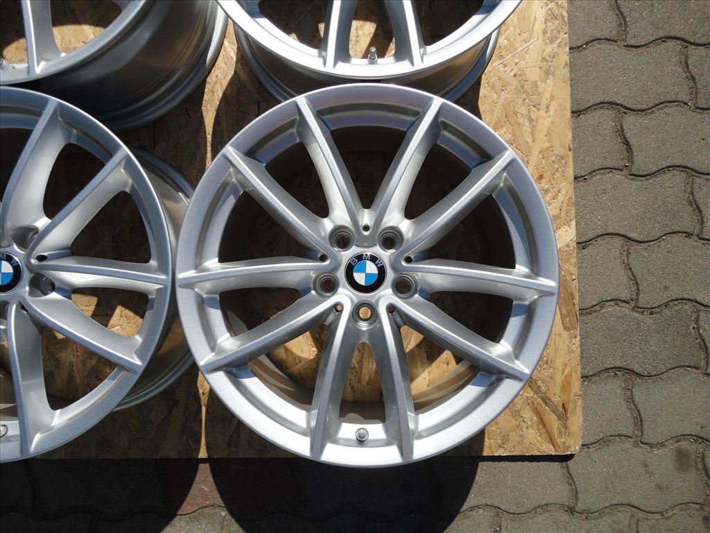 Új" 18-as gyári 5 x 112-es BMW szenzoros alufelni eladó 5. kép