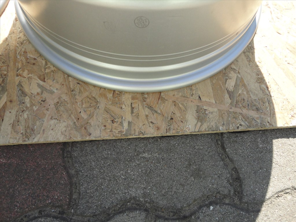 Új" 18-as gyári 5 x 112-es BMW szenzoros alufelni eladó 6. kép