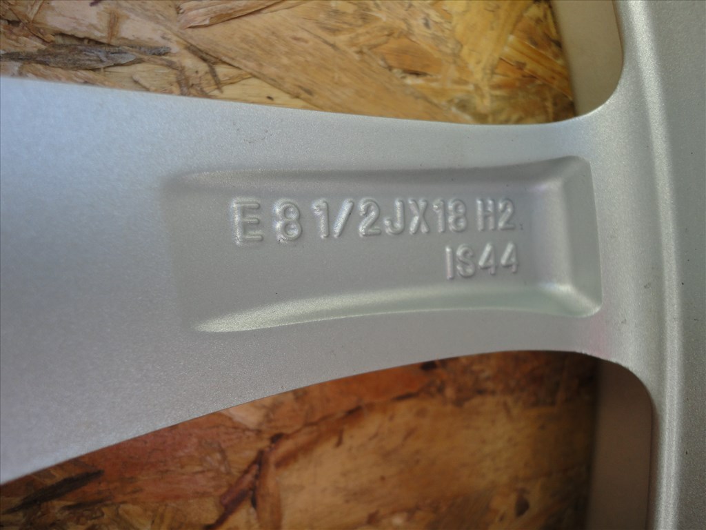 Új" 18-as gyári 5 x 112-es BMW szenzoros alufelni eladó 9. kép