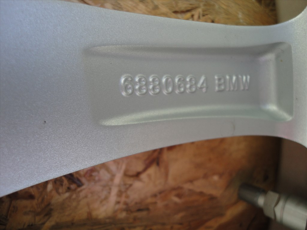 Új" 18-as gyári 5 x 112-es BMW szenzoros alufelni eladó 10. kép