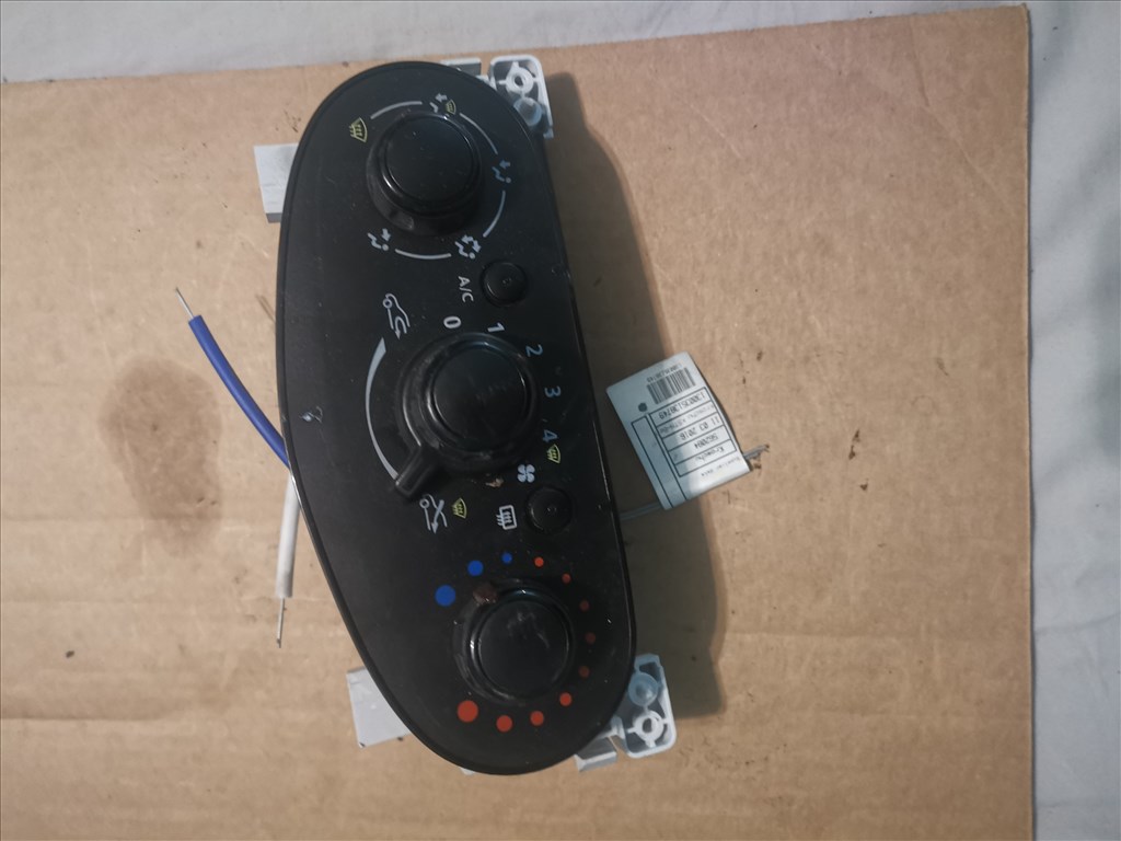 Dacia Logan II klímavezérlő panel (2012-2020)  t87706a 1. kép