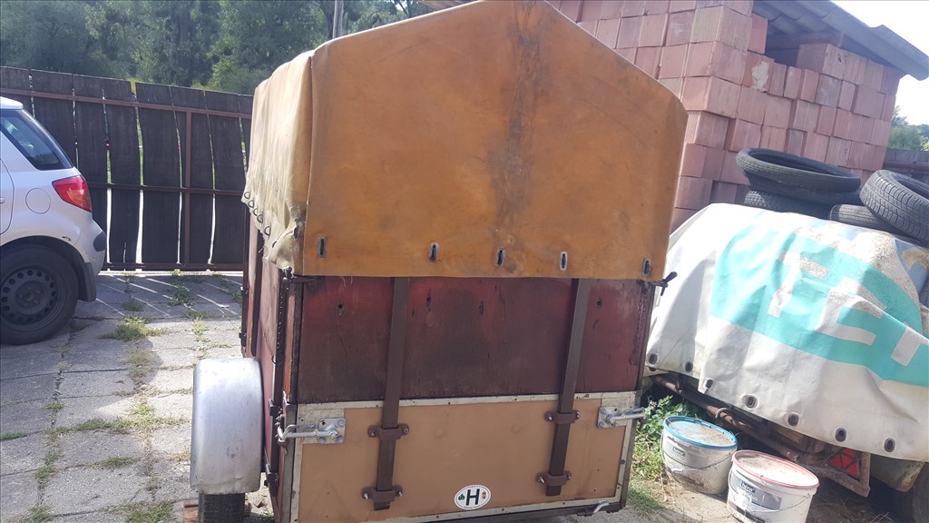 Westfalia 600kg-os gyári utánfutó okmányok nélkül eladó 2. kép