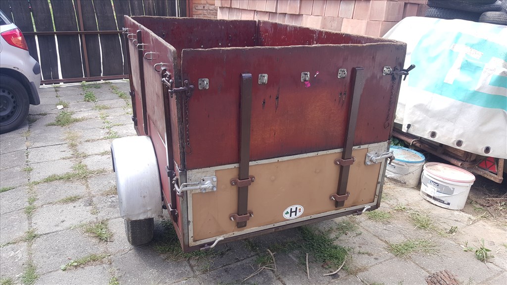 Westfalia 600kg-os gyári utánfutó okmányok nélkül eladó 13. kép