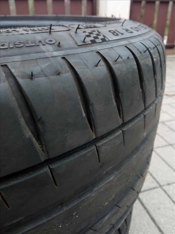  255/40R18" újszerű Michelin Pilot Sport 4 ZP nyári gumi eladó 2db. 2021-es! 6. kép