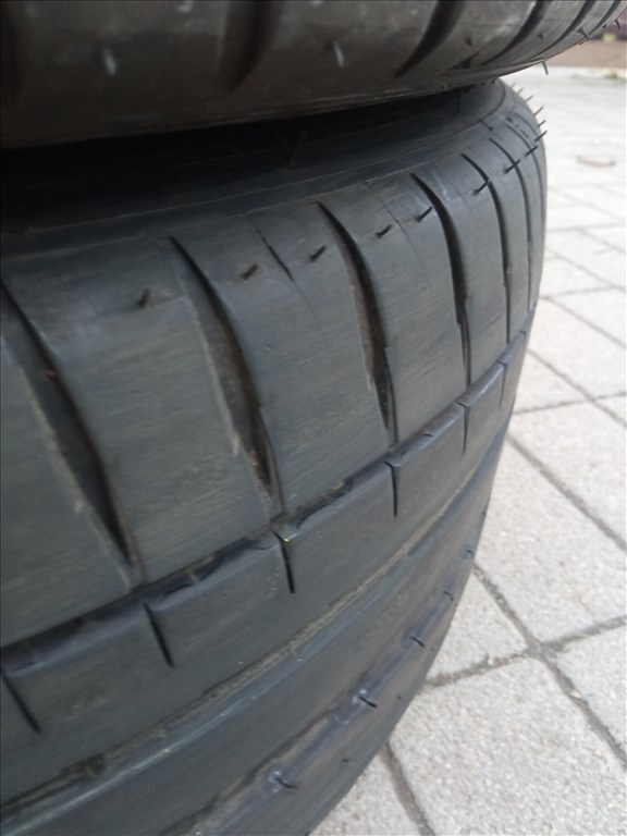  255/40R18" újszerű Michelin Pilot Sport 4 ZP nyári gumi eladó 2db. 2021-es! 8. kép