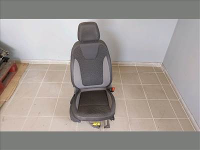 Opel Crossland X Jobb első Ülés 7750 , 