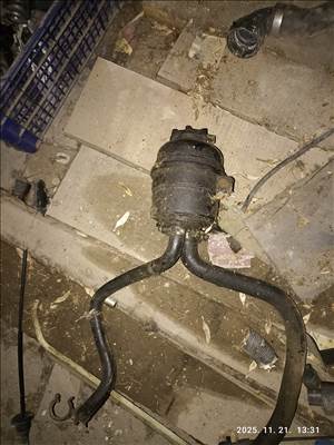 BMW 520 E39 Bmw e39 520 i szervò olajtartály