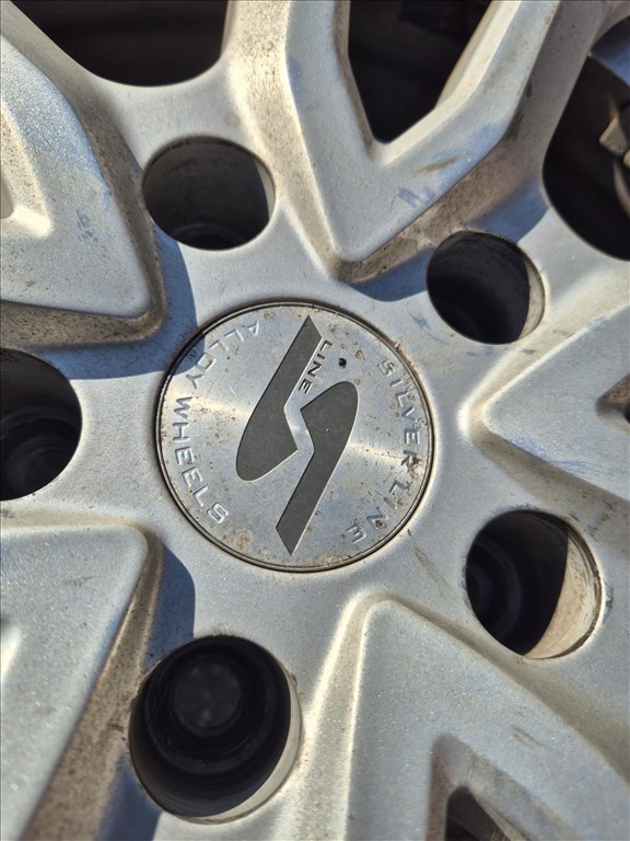 4x Silverline 17x7 ET42 - 5x114.3 alufelni + Michelin Pilot Alpin Téligumi DOT2021  3. kép