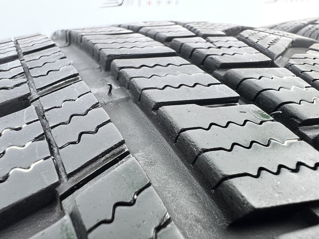 215/50 R17 Hankook Winter I’cept Evo 2 téli gumi 5-6mm 4. kép