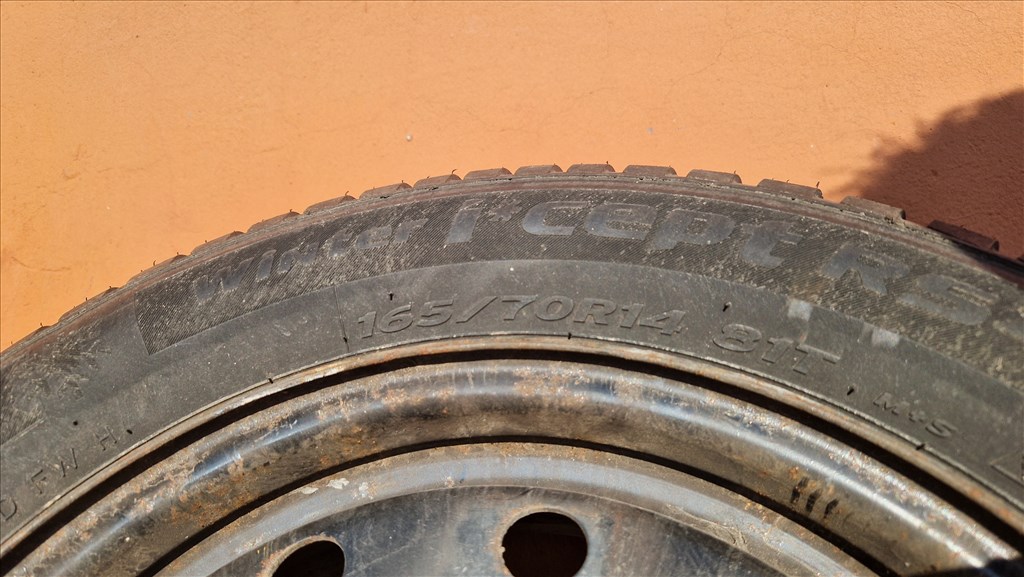Hankook téli gumi 165/70 R14 lemezfelnin 5. kép