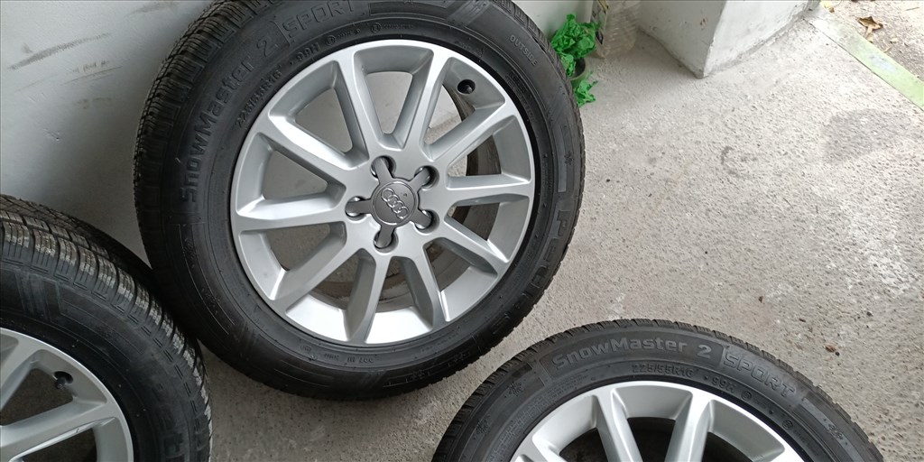  5x112 lyukosztású 16" újszerű (gyári felni) alufelni, rajta 225/55 újszerű Petlas téli gumi gumi  2. kép