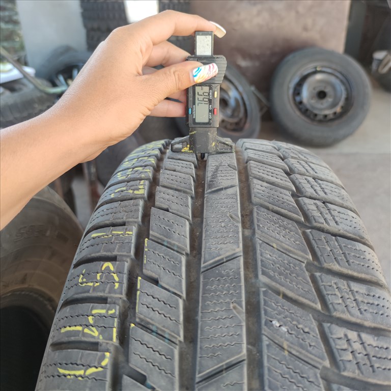 255/70 R16 Toyo téli gumi 88000ft a 4db/45/ 4. kép