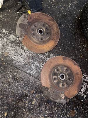 Opel Zafira B Zafira B jobb és bal első csonkállvány fékkel csapággyal 13197801 13197802