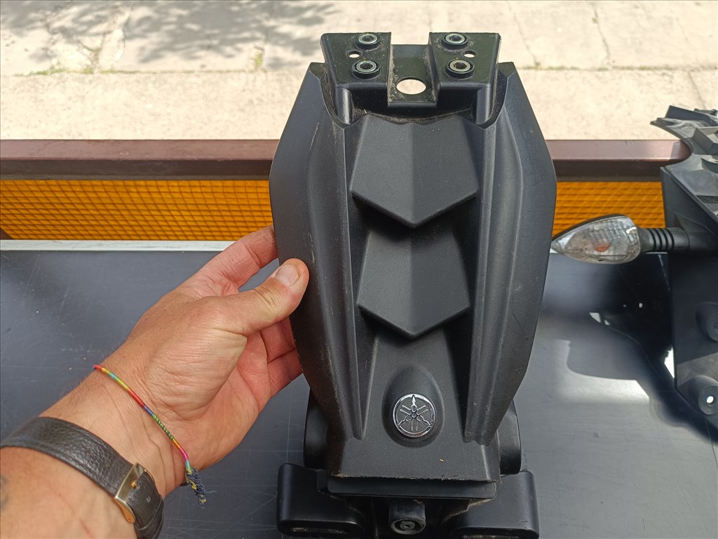 Yamaha rendszámtartó idom 2. kép