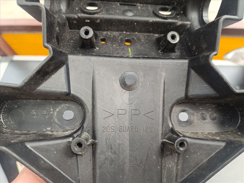 Yamaha rendszámtartó idom 4. kép