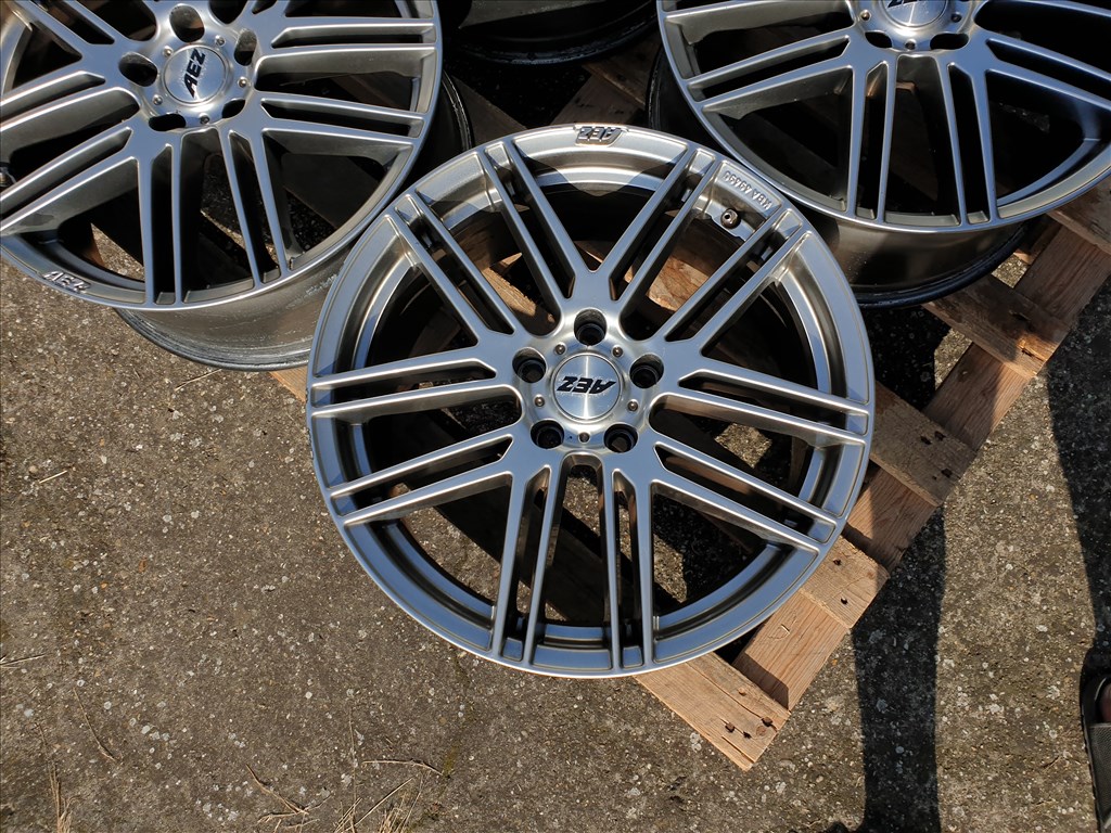18" 5x112 AEZ 4. kép